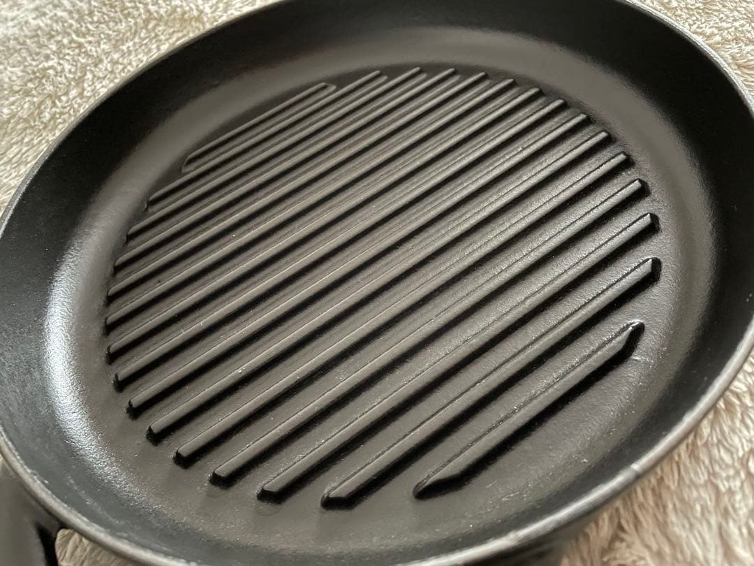 美品　staub ストウブ　ピュアグリル　22cm ブラック　黒