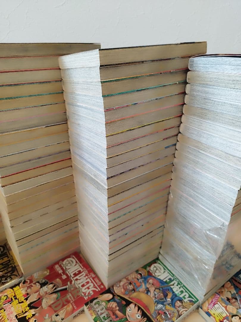 24時間以内発送します！ワンピース　1巻〜114巻全巻セット+公式ガイド本4冊