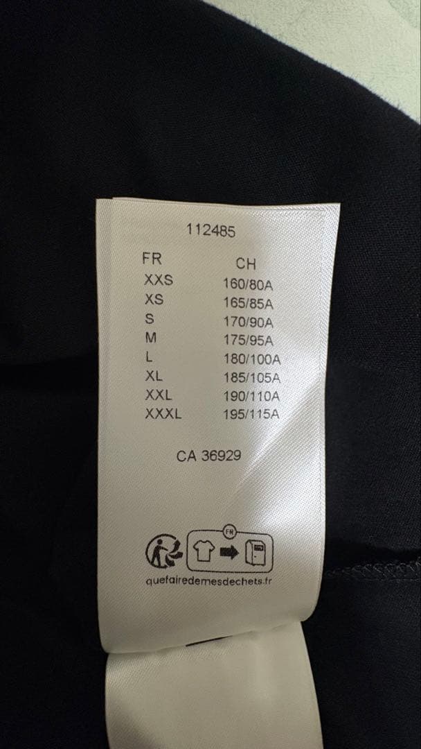 LOUIS VUITTON エンボスLV Tシャツ　ブラック XXL