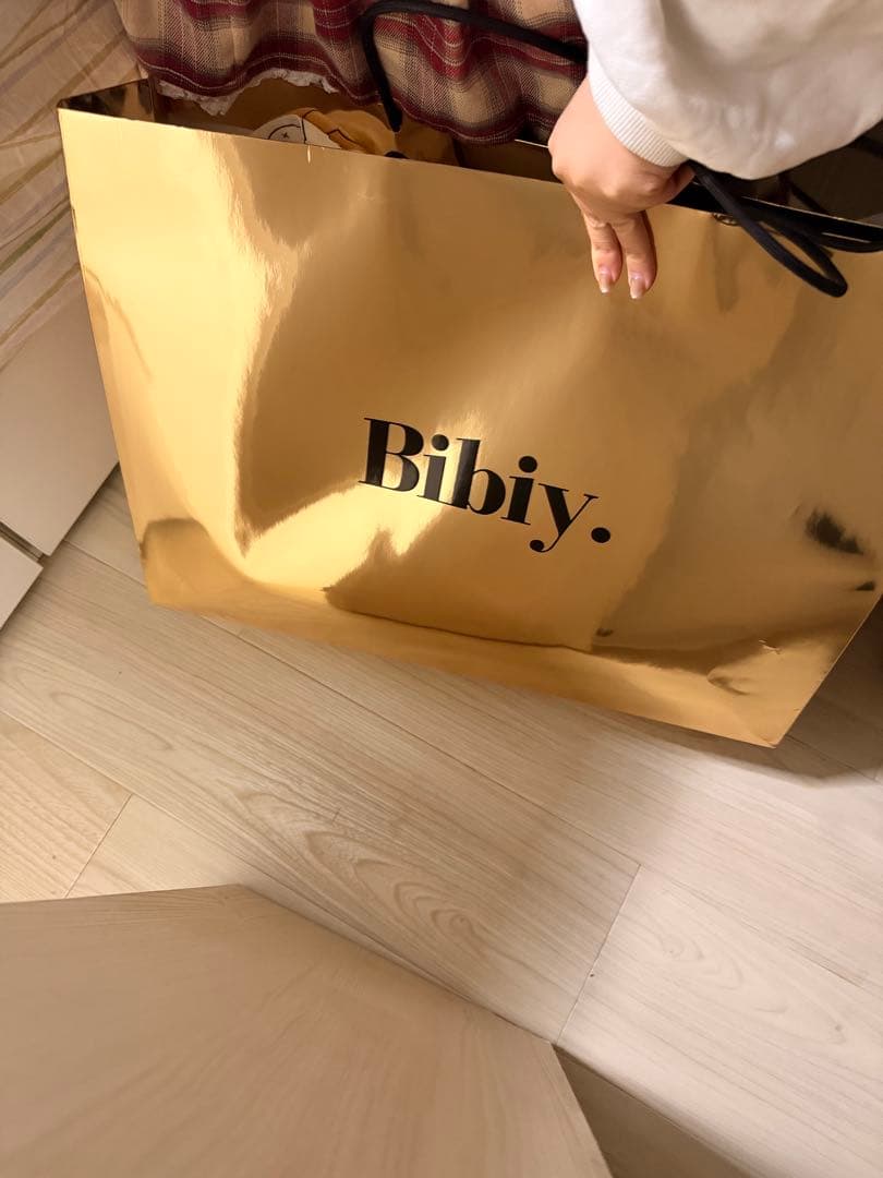 新品 タグ付き Biby. DARLENE SHUSHU SKIRT グレー