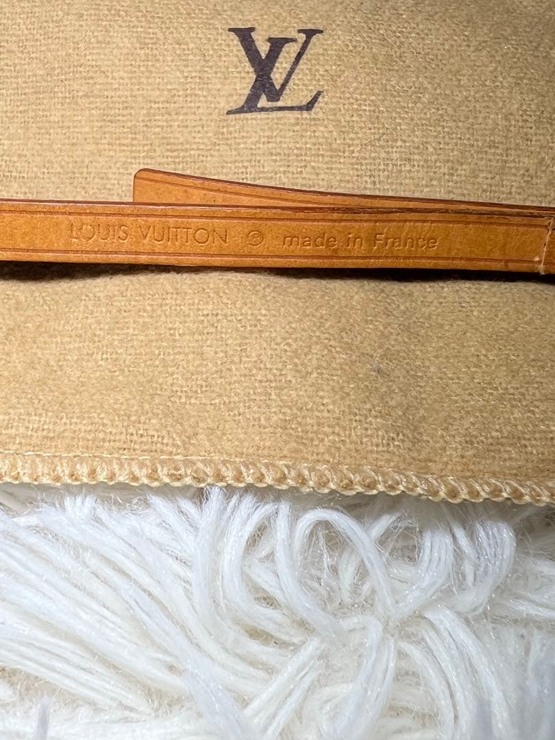 Louis Vuitton 携帯ストラップ ヌメ革