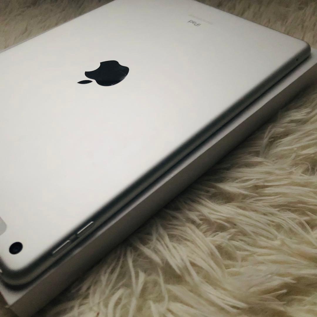 【早い者勝ち】iPad 第8世代 128GB SIMフリー【すぐ発送】