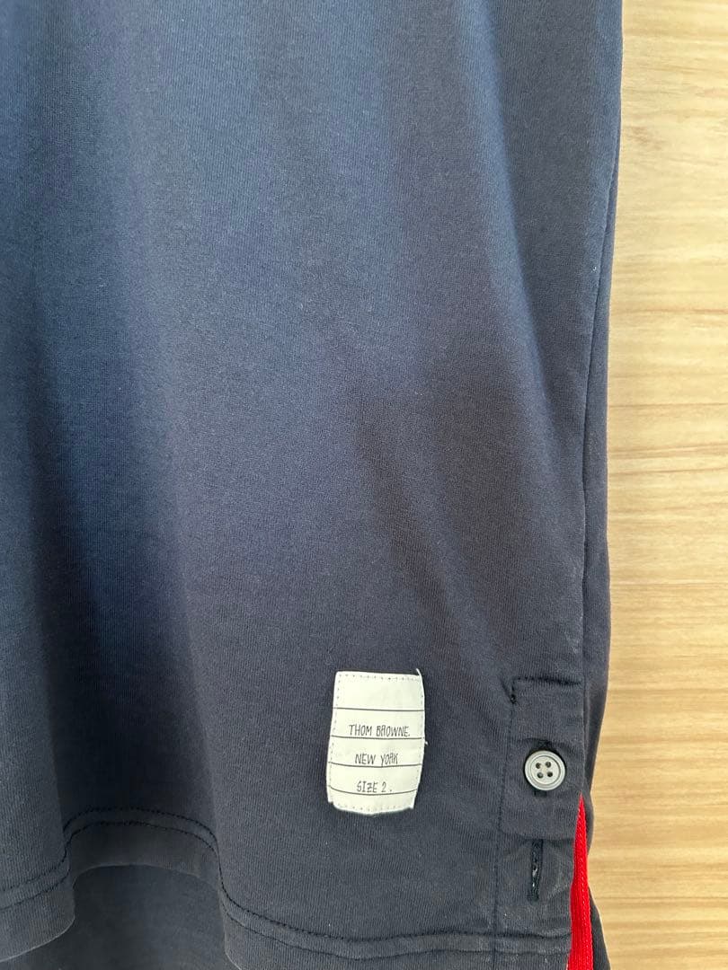 トムブラウン　半袖Tシャツ　THOM BROWNE