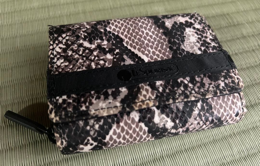 レスポートサック ヘビ柄 三つ折り財布 パイソン柄