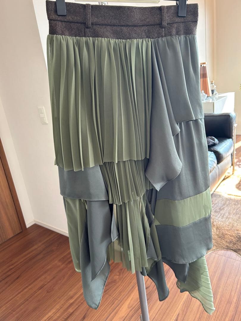 モモコ‼️ sacai プリーツフレアミックススカート