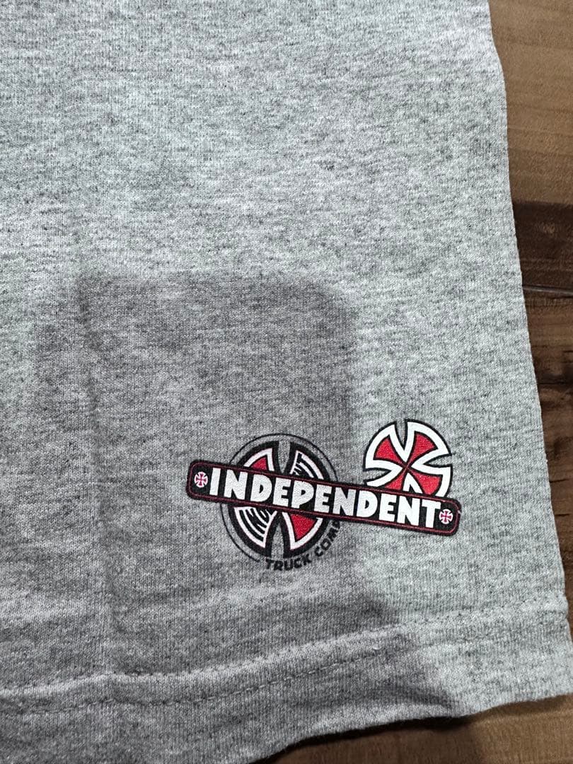 ま*さ様 限定値下げ　INDEPENDENT ロゴプリント Tシャツ グレー