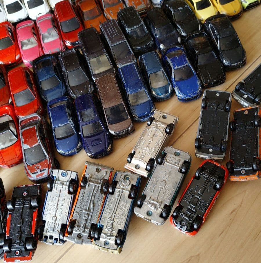 u*5様 トミカ84台 おまけ他30台
