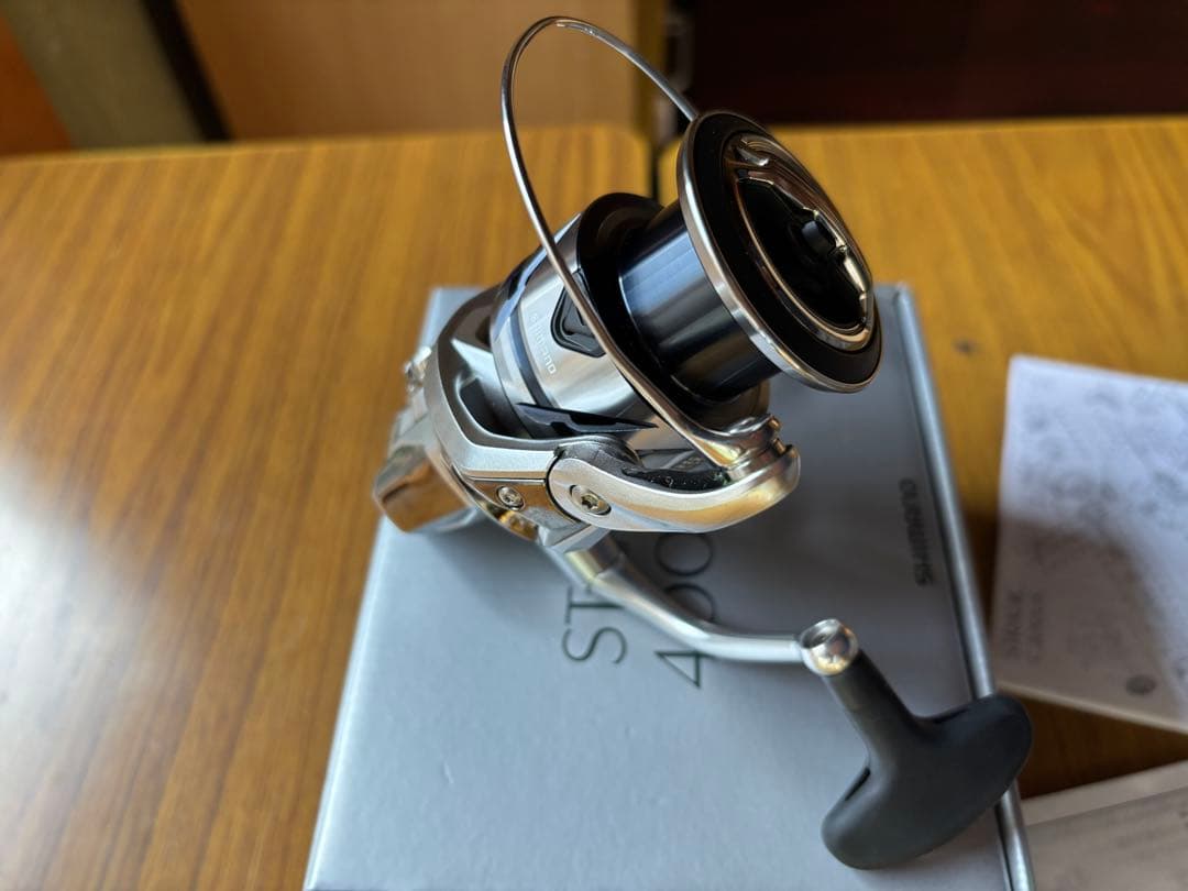 【美品】シマノ スピニングリール 23 ストラディック 4000XG