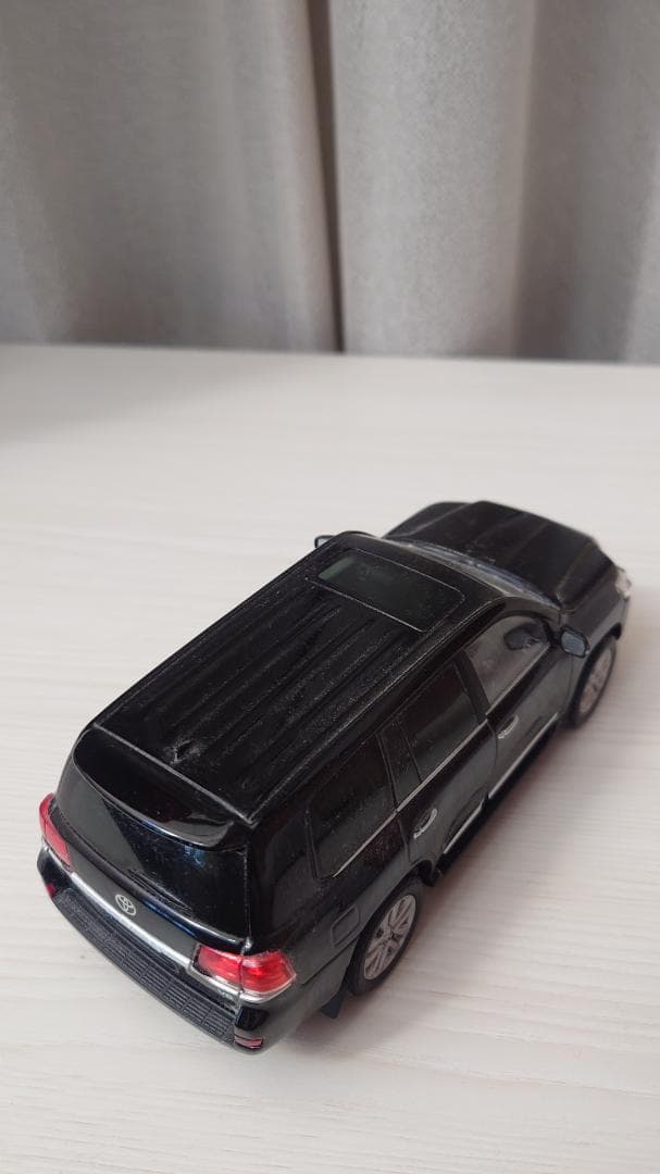 トヨタ ランドクルーザー 200カラーサンプルミニカー 黒
