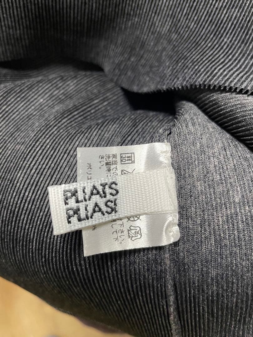 PLEATS PLEASE カットソー　黒