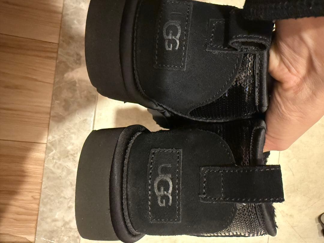 UGG シークイン ブラック ムートンブーツ 24cm スパンコール仕上げ
