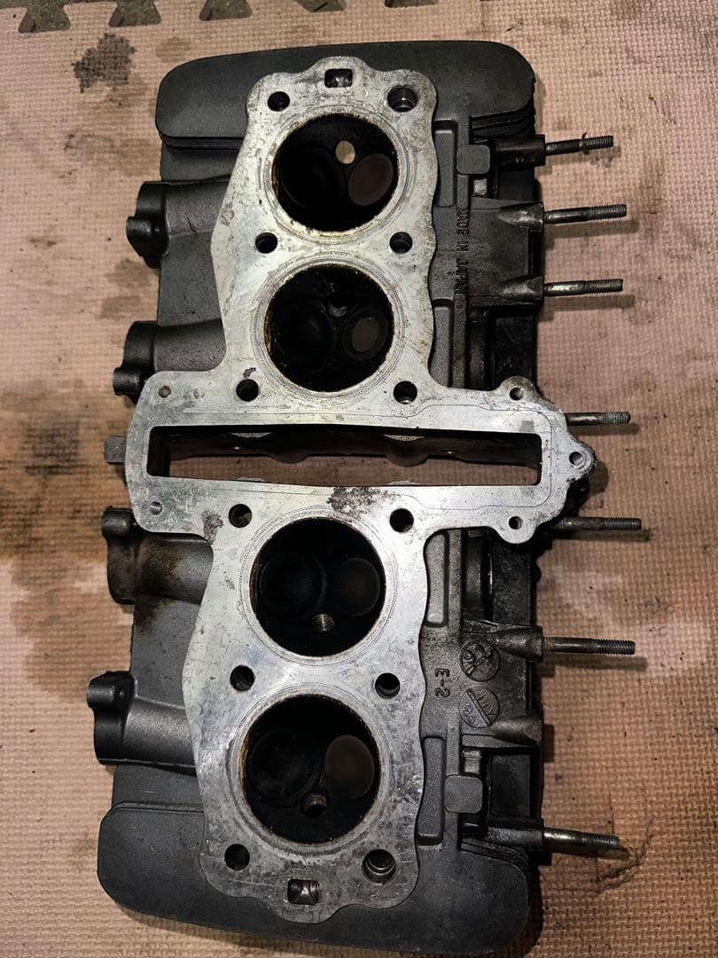 ゼファー400 シリンダーヘッド