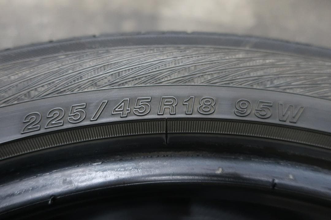たきお様送料込　ヨコハマ　アドバン　dB　V552　225/45R18　バリ溝