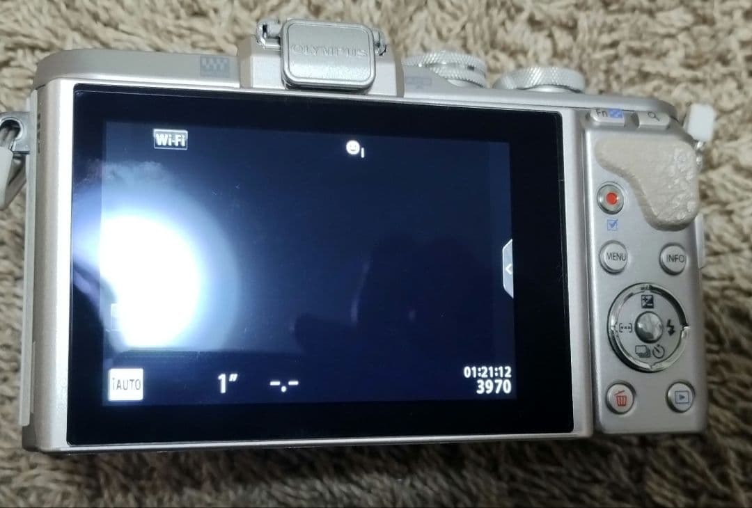OLYMPUS PEN E-PL8 ミラーレスカメラ