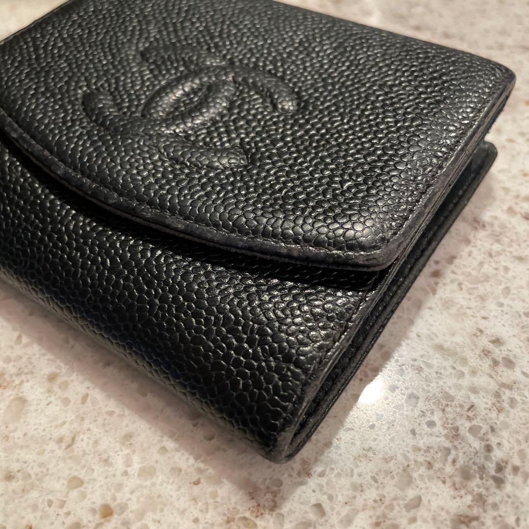【2月20日までセール中！】CHANEL ブラック 二つ折り財布　キャビアスキン