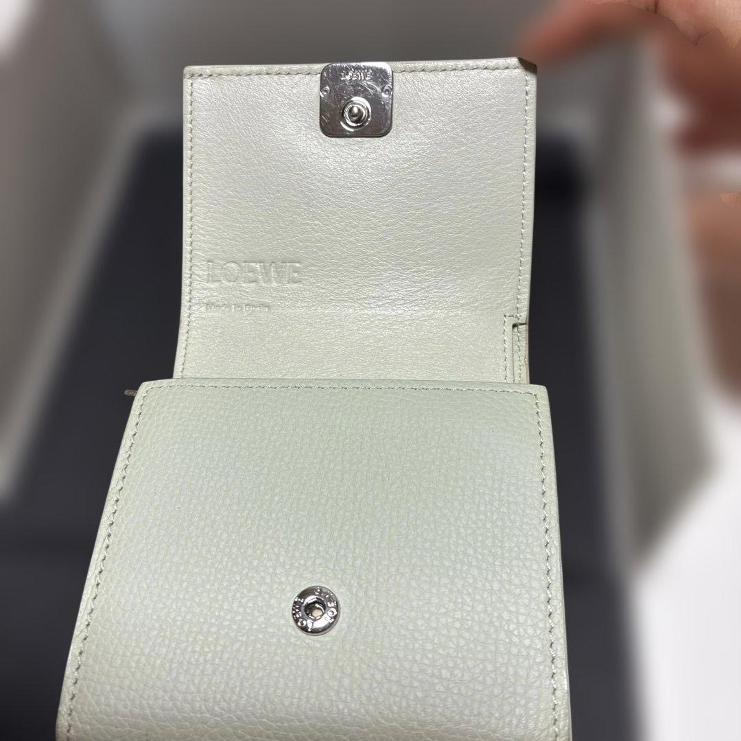 LOEWE ライトグリーン 三つ折り財布