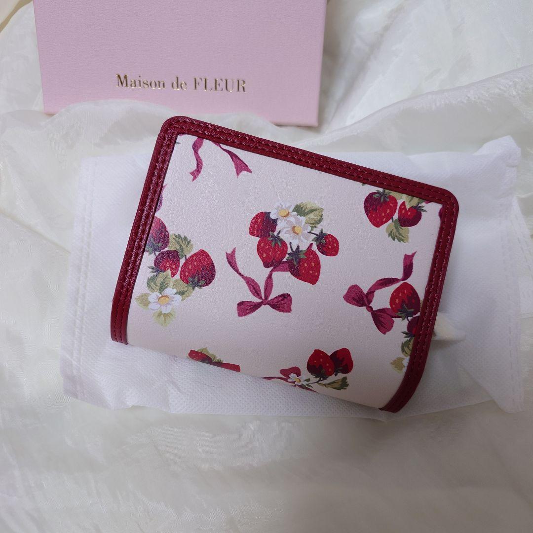 Shirono　Maison de FLEUR 財布いちご柄