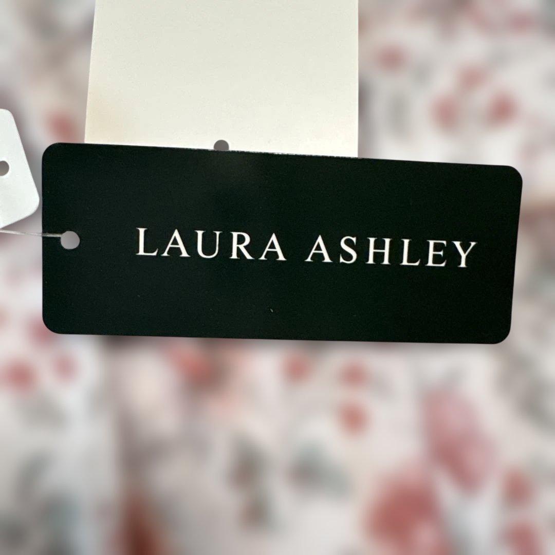 新品タグ付き【LAURA ASHLEY 】婦人パジャマ 長袖・長パンツ M