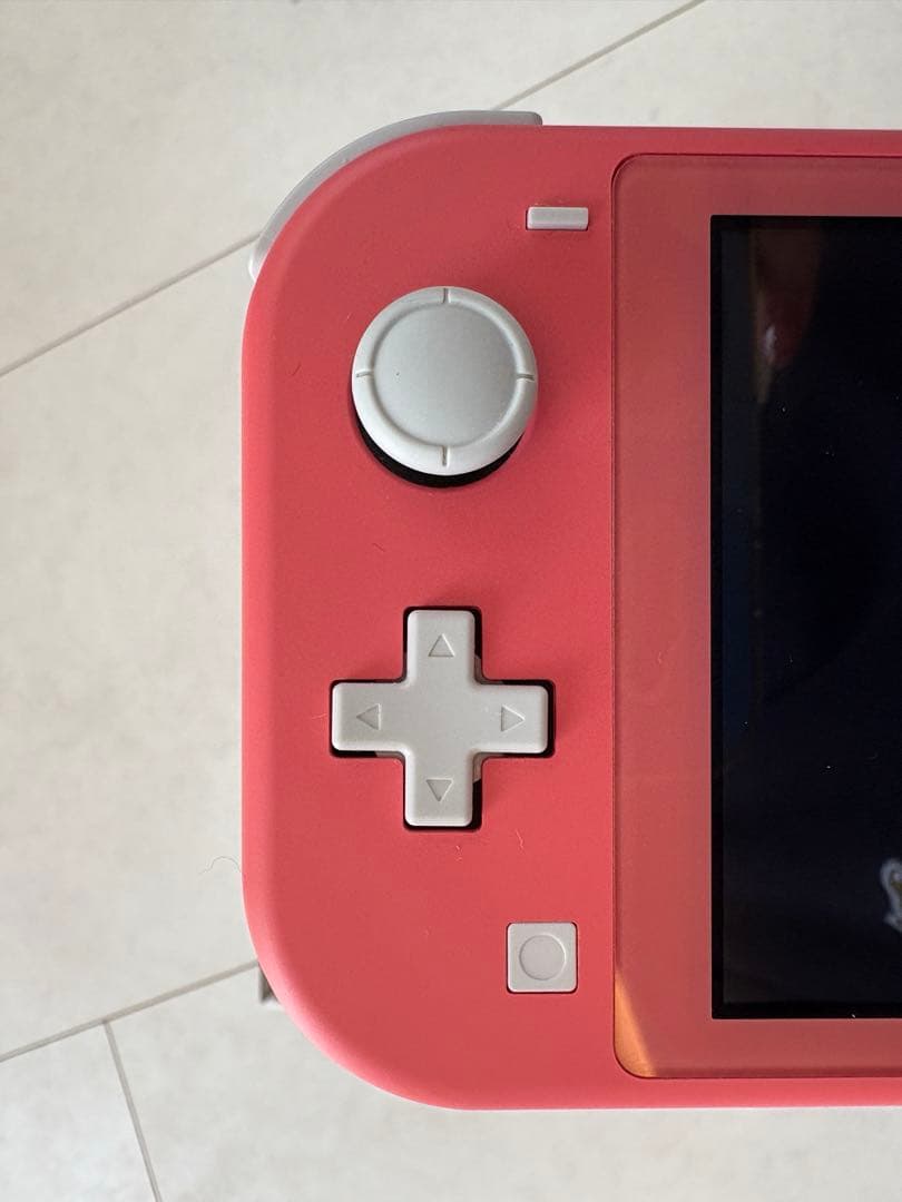 Nintendo Switch Lite コーラルピンク　箱と充電器付き