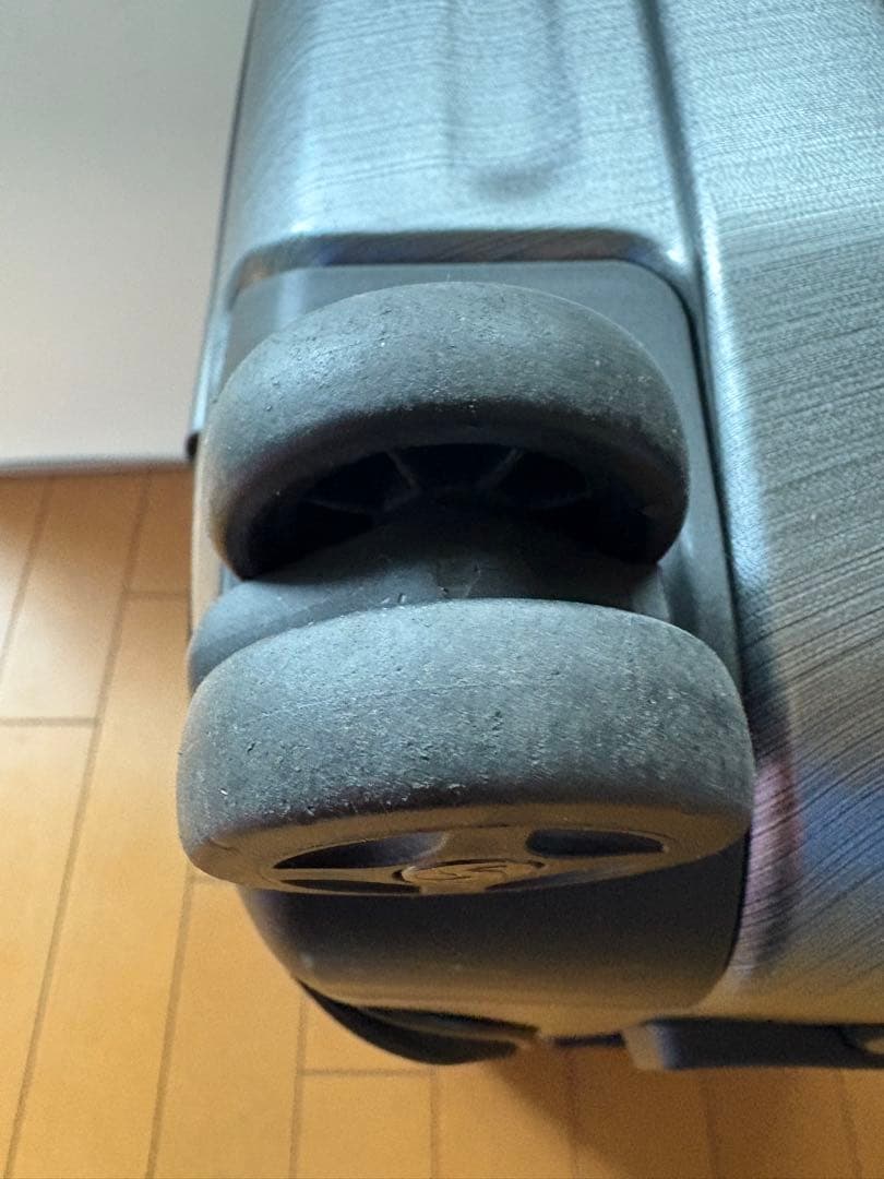 Samsonite サムソナイト スーツケース　INOVA 機内持込可能　41L