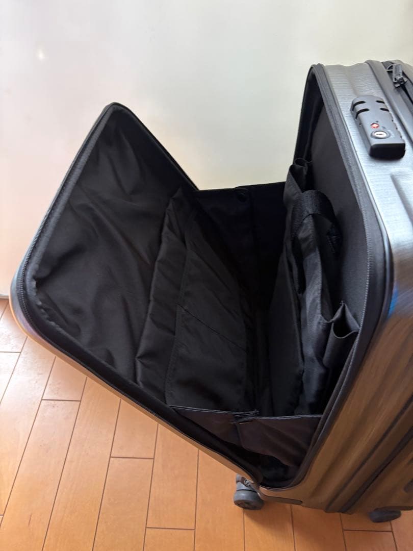Samsonite サムソナイト スーツケース　INOVA 機内持込可能　41L