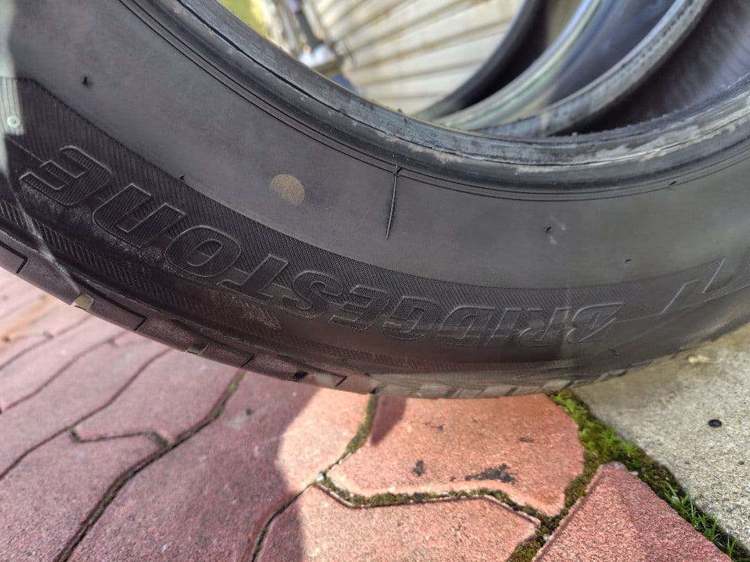ブリジストン、LUFT.RV2 サマータイヤ 215/60R17 2023年製