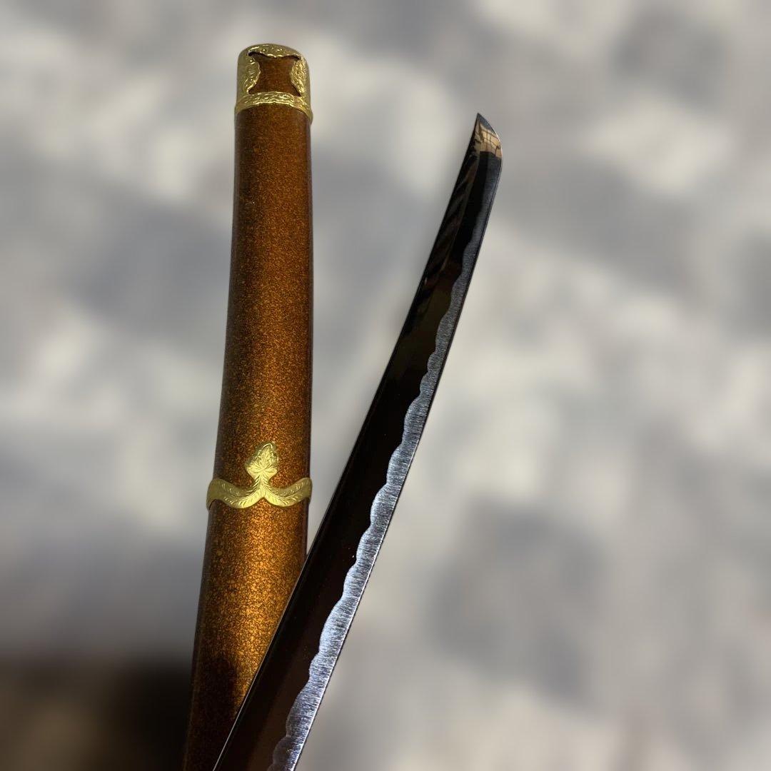模造刀 太刀 金茶柄 太刀型金鍔 金口金尻梨地呂鞘