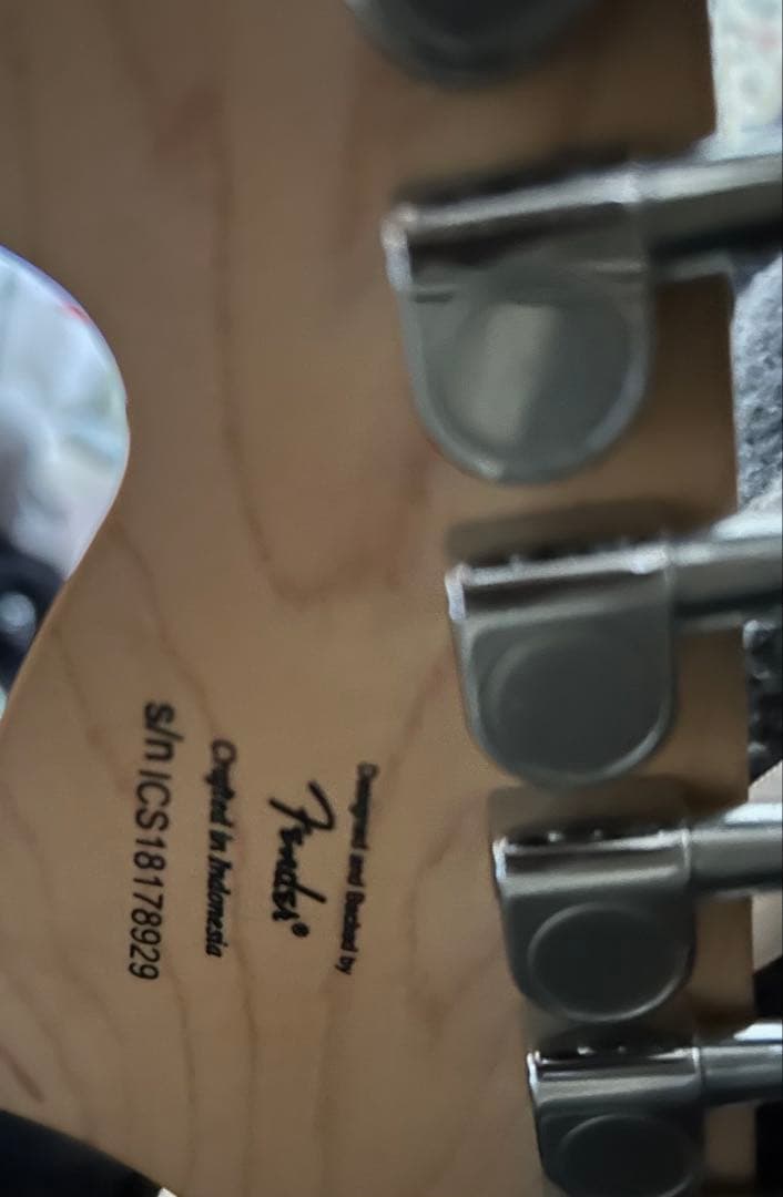 Squier Stratocaster エレキギター ケース、付属品付き