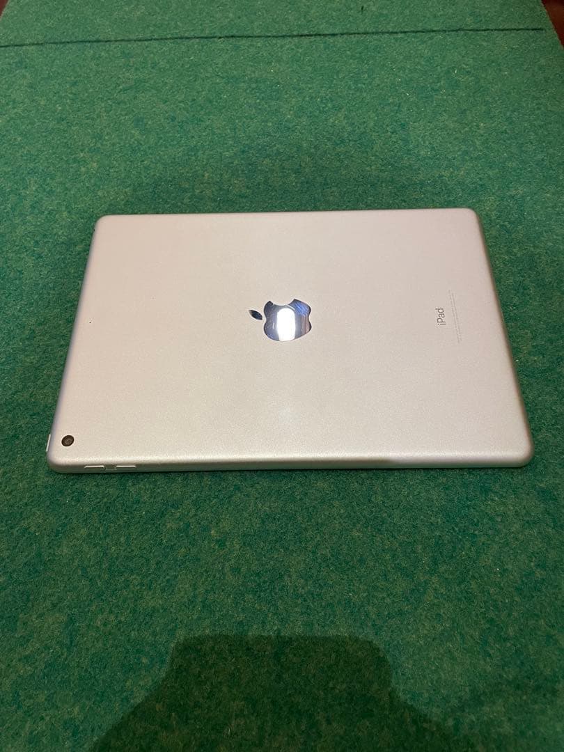 iPad (第6世代) シルバー 32GB WiFi ケース付き⑤