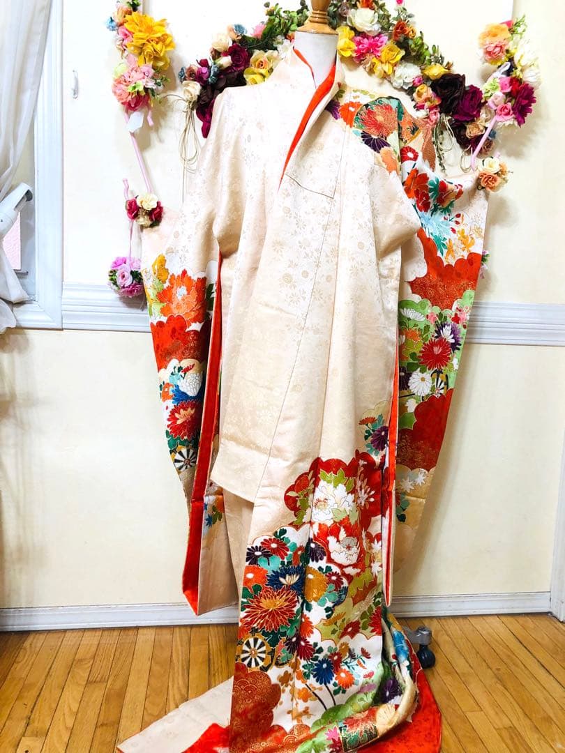 正絹振袖フルセット‼️愛らしいクリーム豪華絢爛菊梅薔薇金糸刺繍見惚れる⭐︎金彩金箔