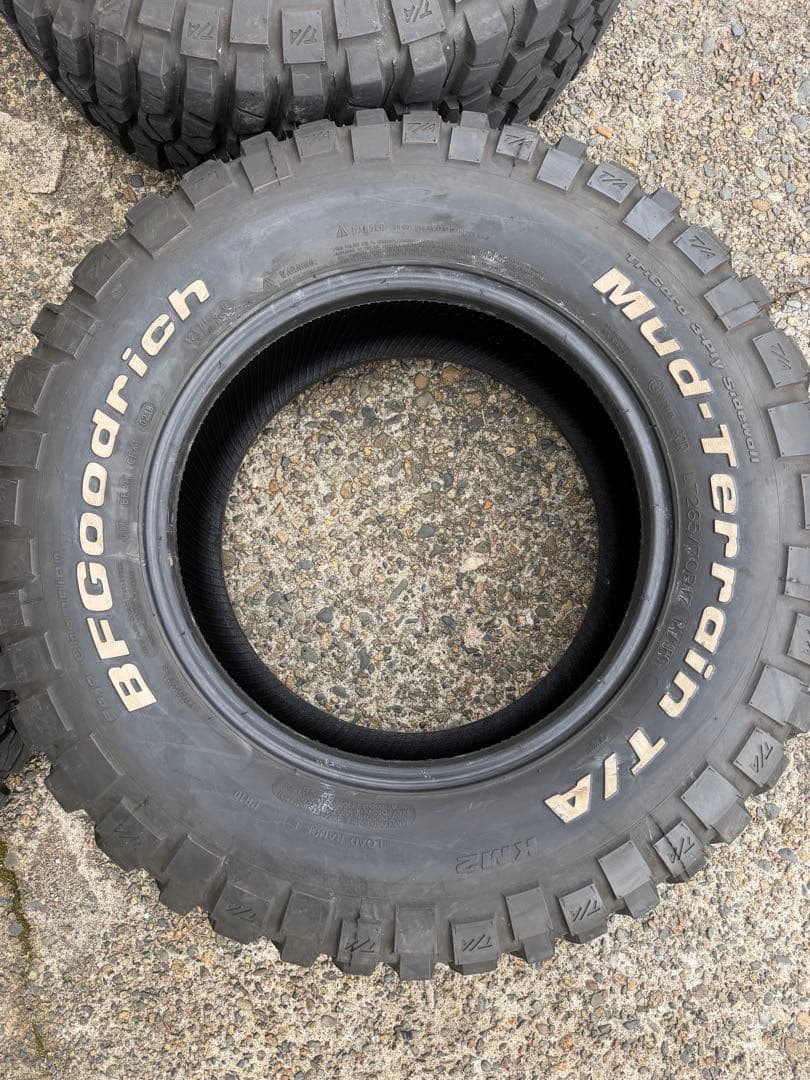 LT265/70R17 18年 BFグッドリッチ Mud-Terrain KM2