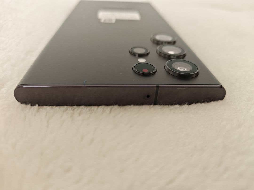 Samsung Galaxy S22 Ultra ブラック