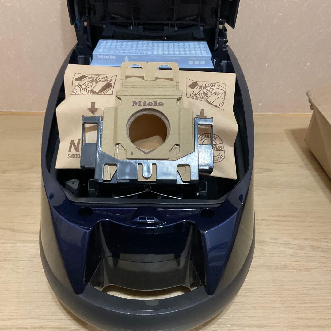 【未使用】Miele ミーレ 掃除機 S648 Compact C2 紙パック式