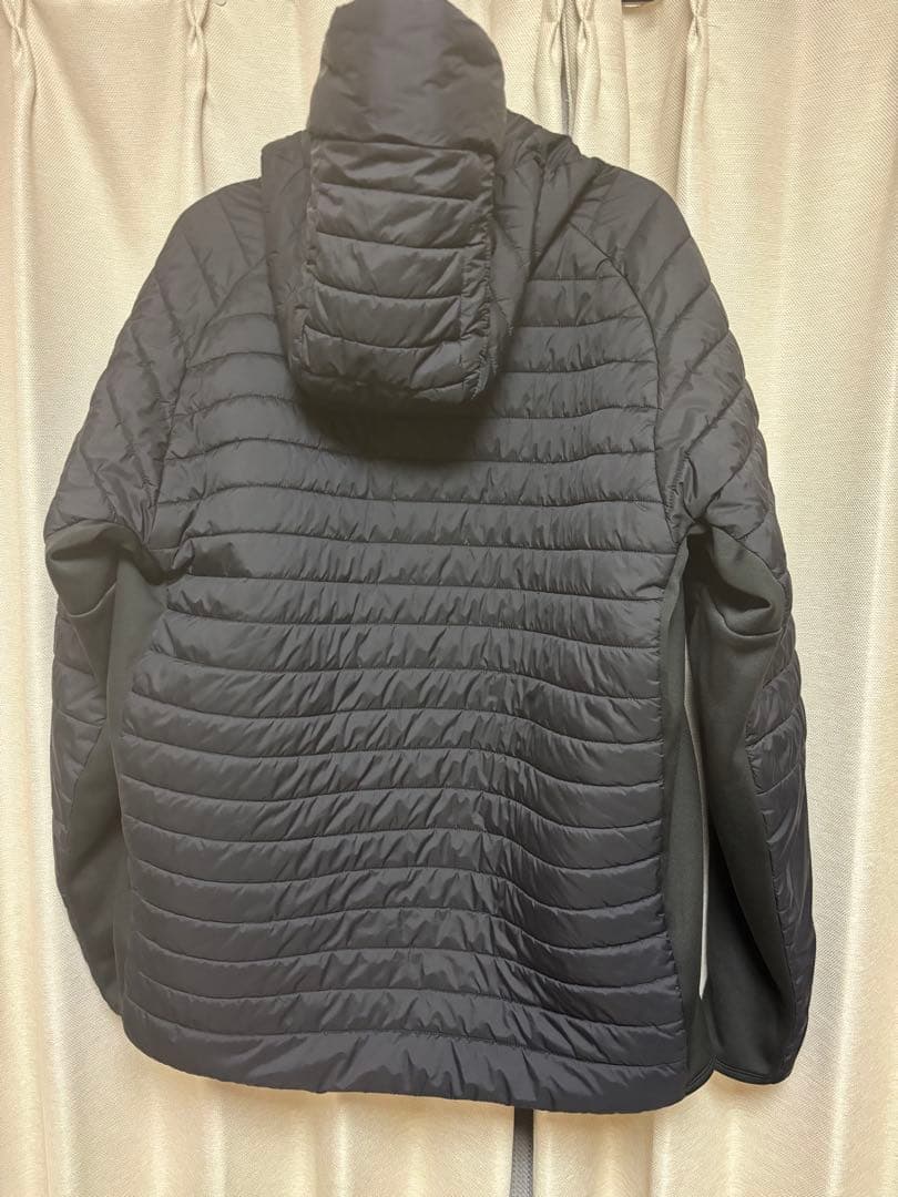 DESCENTE AERO CAPSULE ハイブリッドフーディー　上下セット