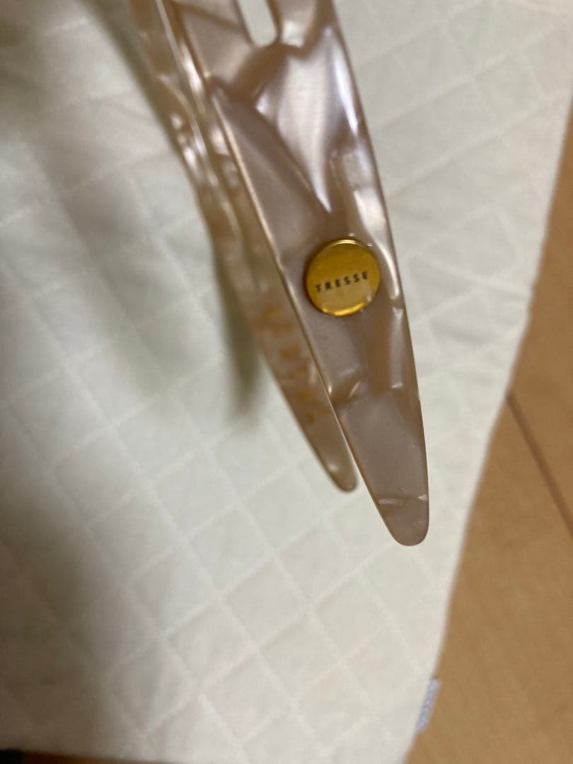 TRESSE アイボリーマーブル模様　カチューシャ　袋付き未使用品