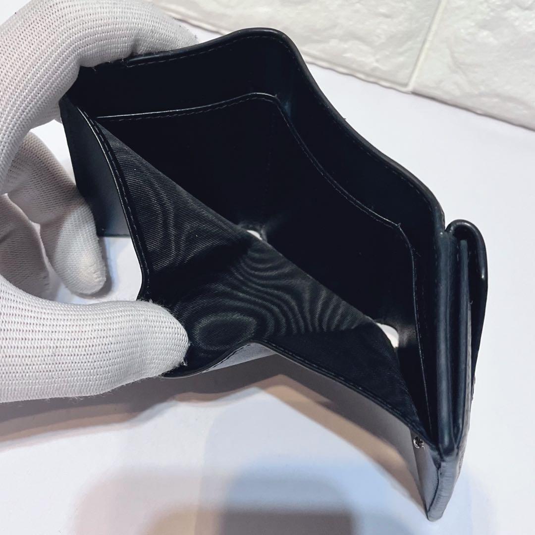 プラダ 三角ロゴ ヴィッテロ メタルロゴ レザー 3つ折り財布 RFID搭載