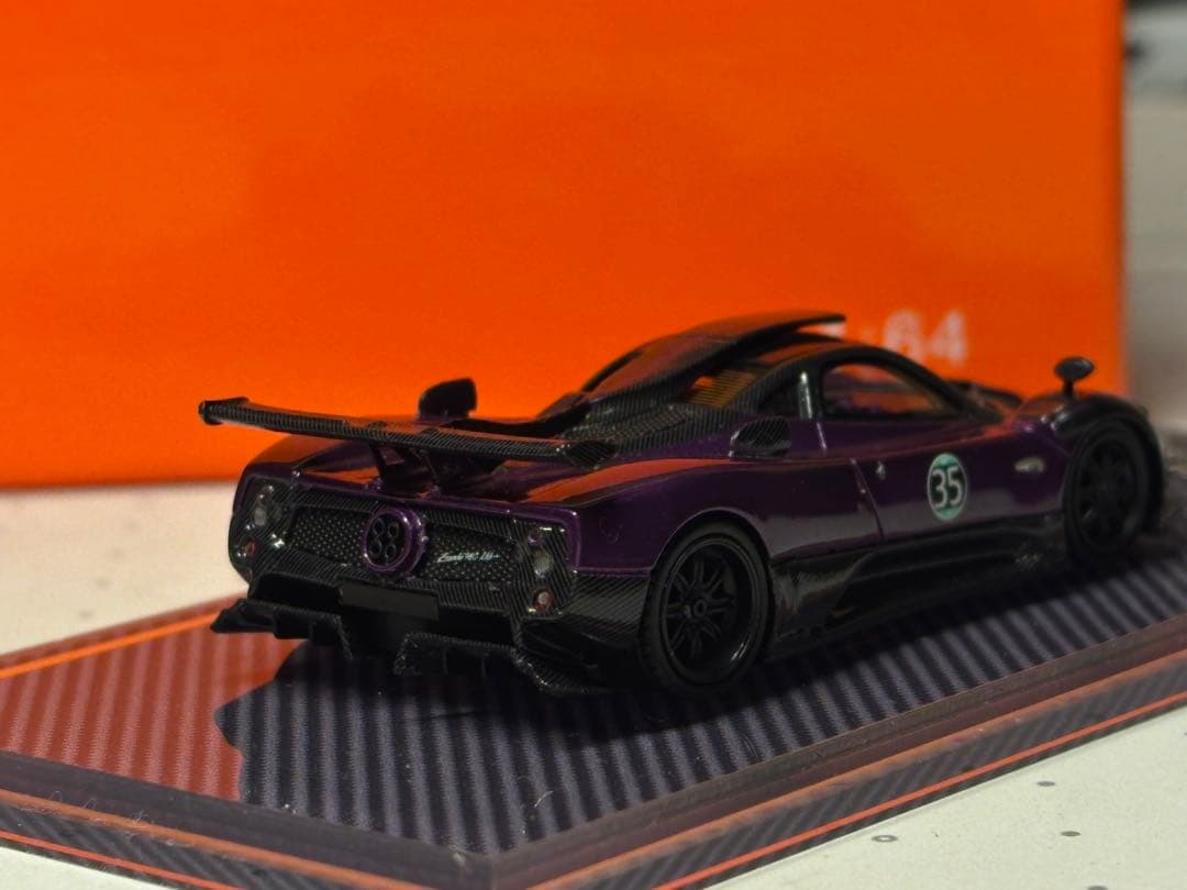 U2 model 1/64 パガーニ ゾンダ 760LH