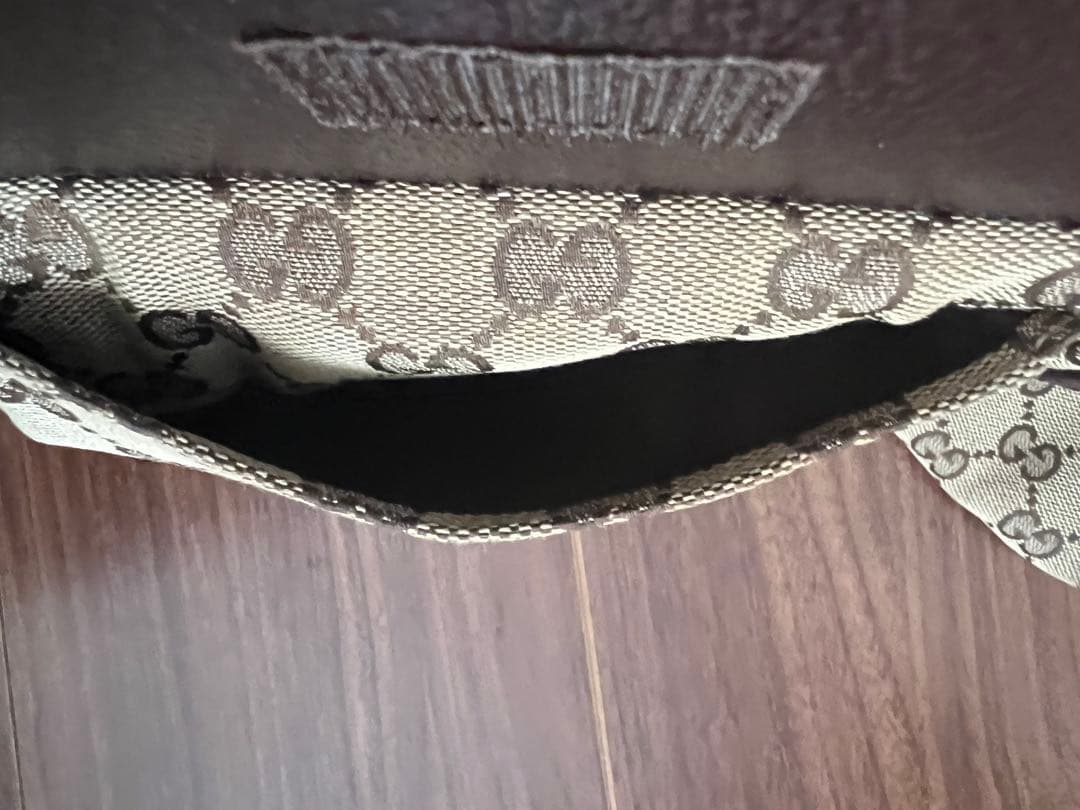 【未使用】GUCCI ボディバッグ GG キャンバス シェリーライン　激安