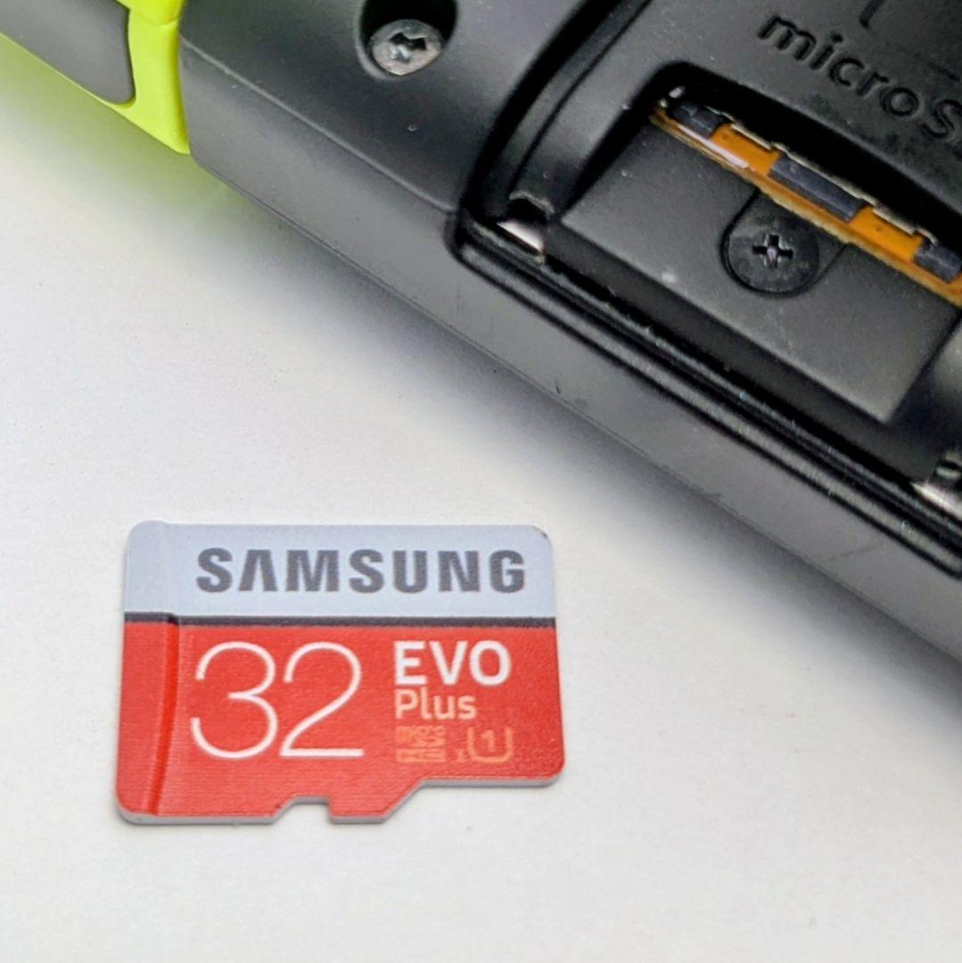 バッテリー新品　ニンテンドースイッチ 本体 32Gカードなどおまけ多数