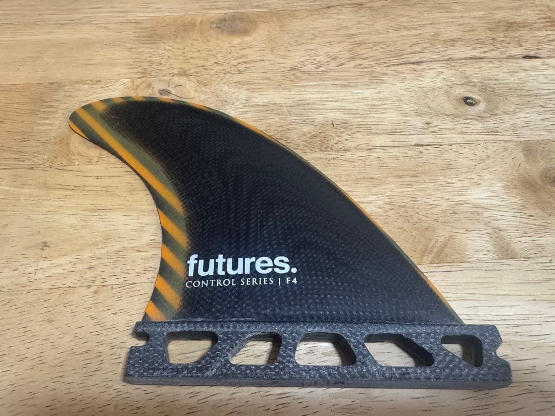 フューチャーフィン　futures fin トライフィン