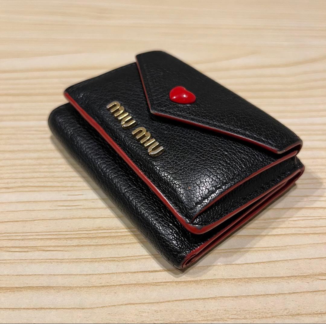 MIUMIU 黒 折り財布 ミニウォレット