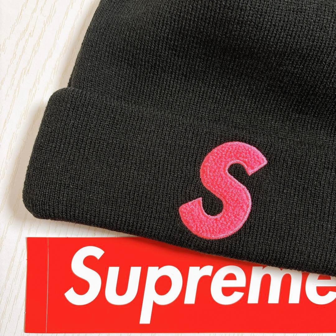 Supreme NEW ERA ニット帽　ビーニー　Sロゴ ブラック　ピンク