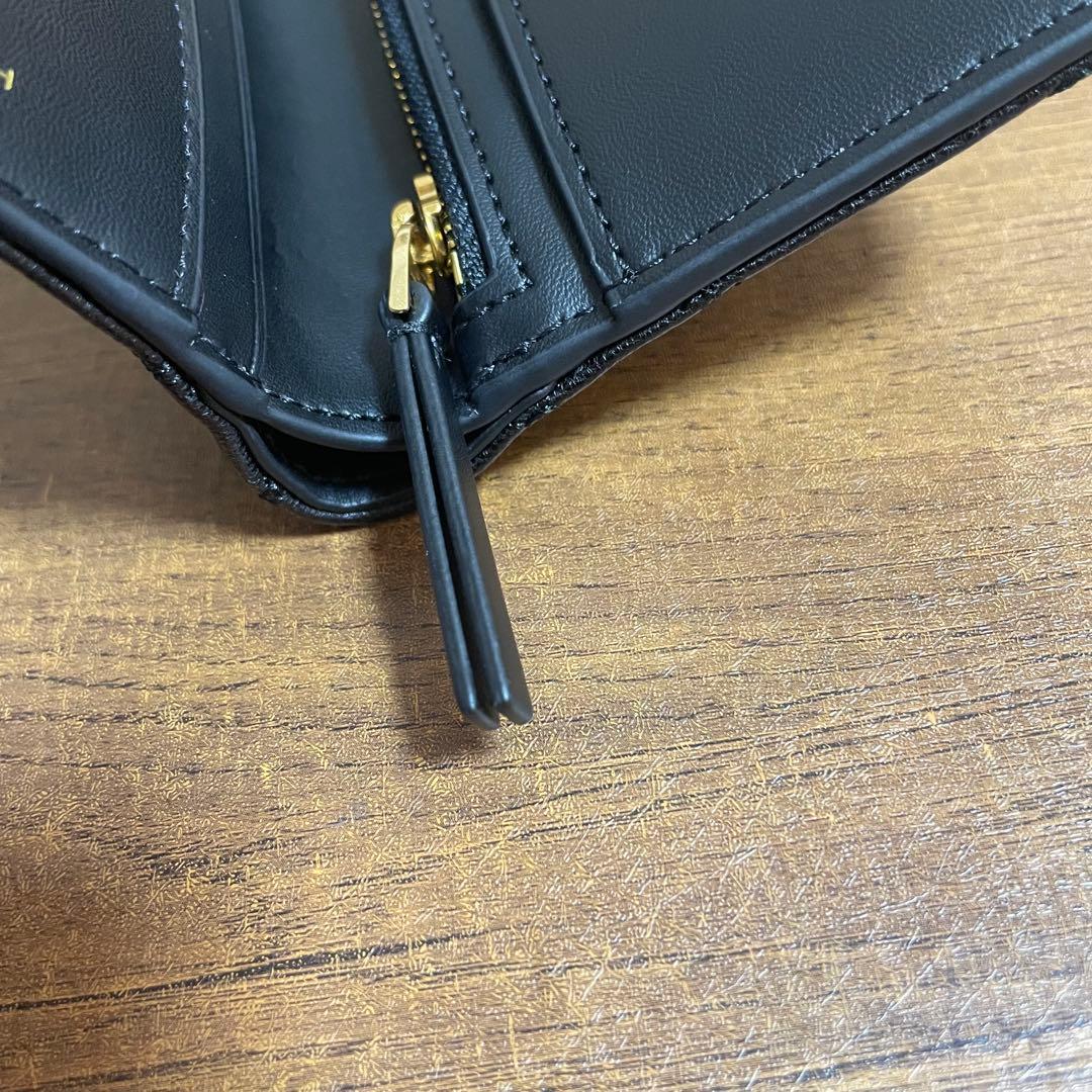 ToryBurch黒いレザー 二つ折り財布 キルティング
