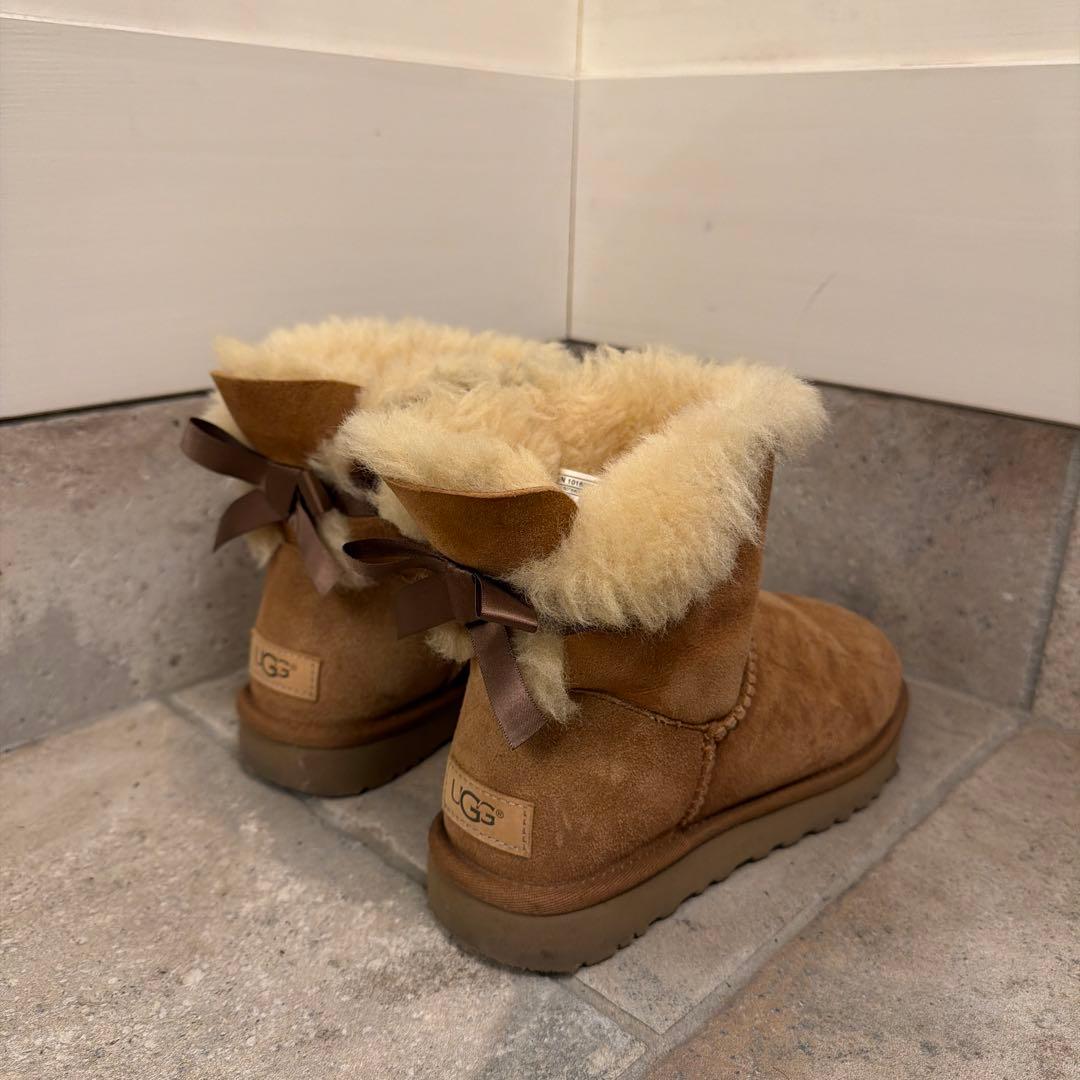 UGG アグ　ムートンブーツ　リボン　チェスナット