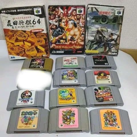 任天堂64(ロクヨン) 本体+コントローラ５個+備品+ソフト26本+攻略本セット