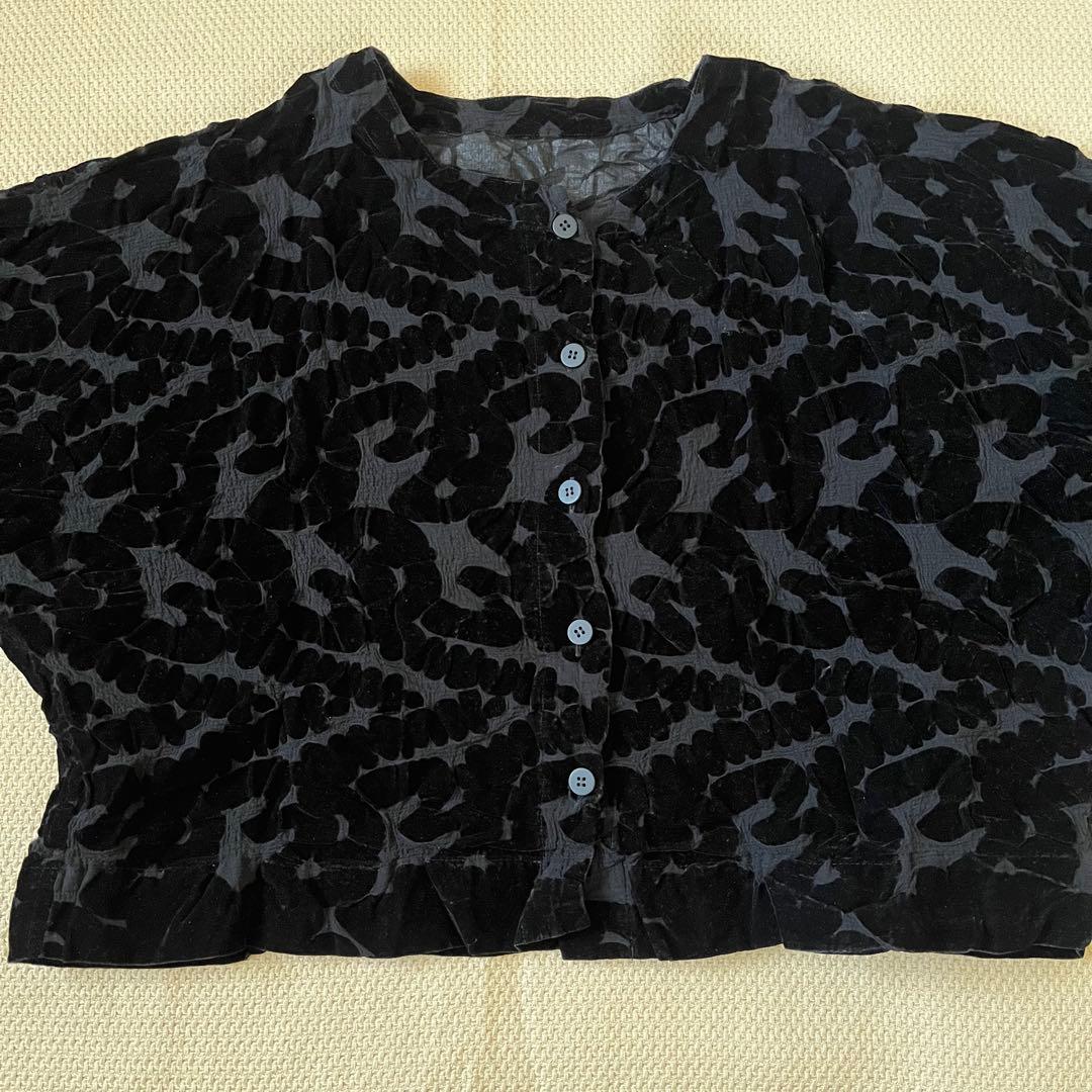 me ISSEY MIYAKE トップス　カーディガン　ベロア調　ブラック