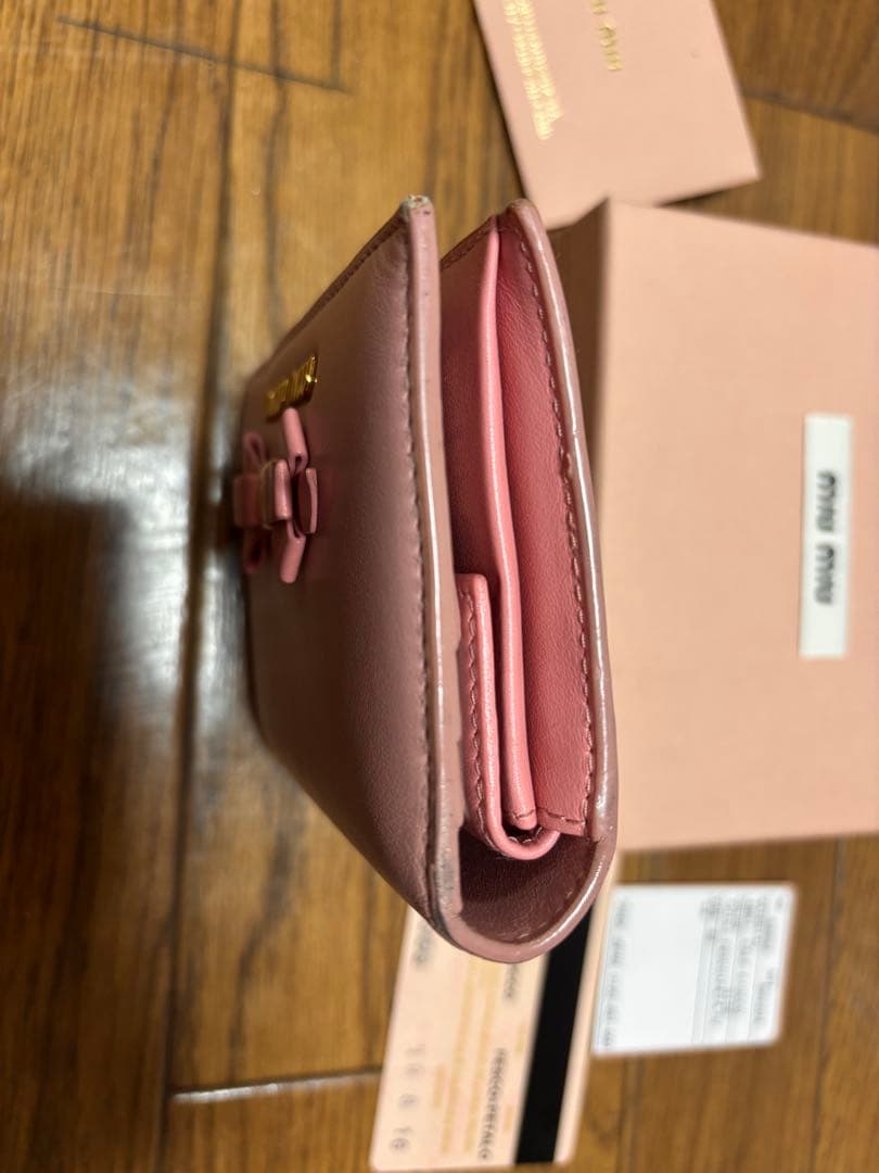 MIU MIU 財布　二つ折り