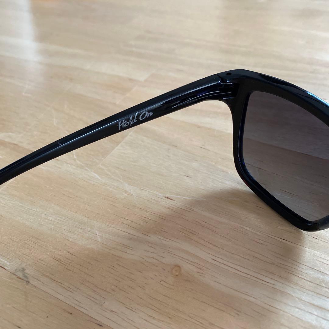 Oakley Hold On ブラックサングラス