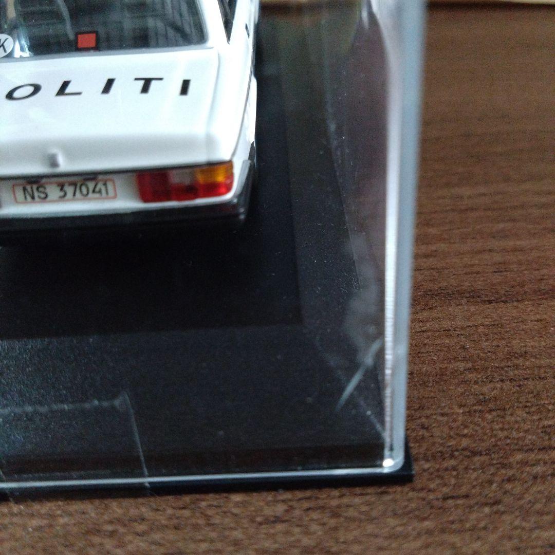 ミニチャンプス ボルボ240 GL パトカー