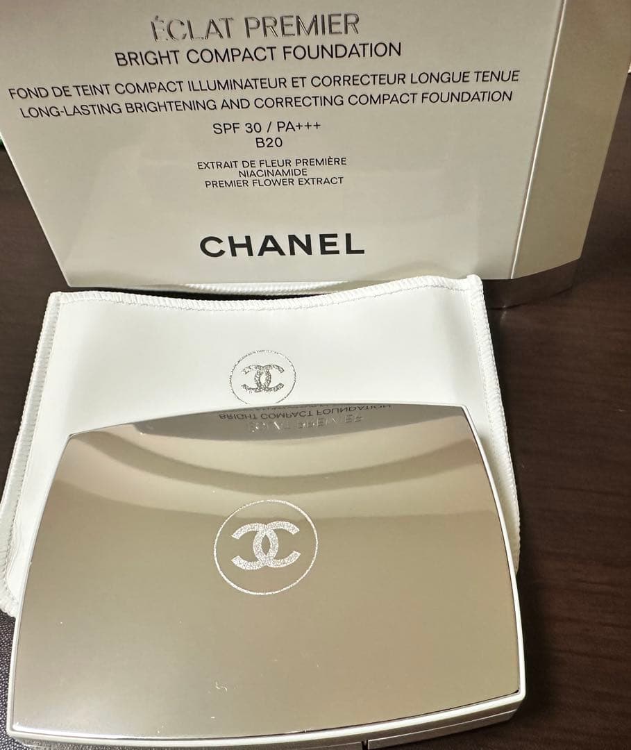 CHANEL ÉCLAT PREMIER B20 コンパクトファンデーション